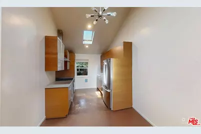 320 Grand Blvd, Los Angeles, CA 90291 - Photo 22