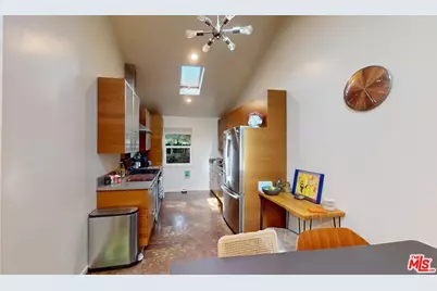320 Grand Blvd, Los Angeles, CA 90291 - Photo 22