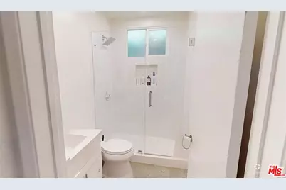 320 Grand Blvd, Los Angeles, CA 90291 - Photo 50