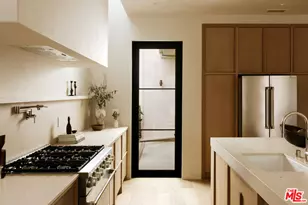 2441 Harwood St, Los Angeles, CA 90031 - Photo 10