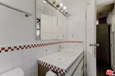 2401 E Glenoaks Blvd, Glendale, CA 91206 - Photo 58
