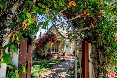14413 Valley Vista Blvd, Sherman Oaks, CA 91423 - Photo 2