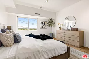 1155 N La Cienega Blvd, West Hollywood, CA 90069 - Photo 22