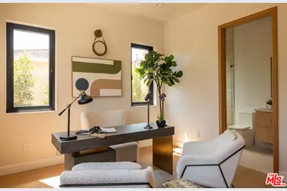 12427 Cumpston St, Los Angeles, CA 91607 - Photo 18