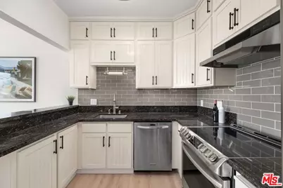 8960 Cynthia St #208, West Hollywood, CA 90069 - Photo 16
