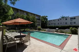 18445 Hatteras St, Los Angeles, CA 91356 - Photo 20