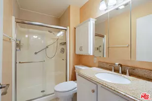 18445 Hatteras St, Los Angeles, CA 91356 - Photo 16