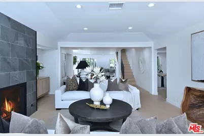 19061 Wells Dr, Los Angeles, CA 91356 - Photo 10