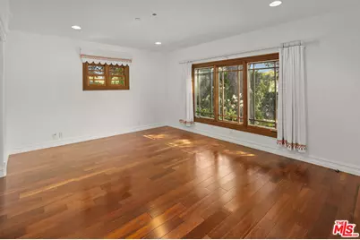 512 N Linden Dr, Beverly Hills, CA 90210 - Photo 12