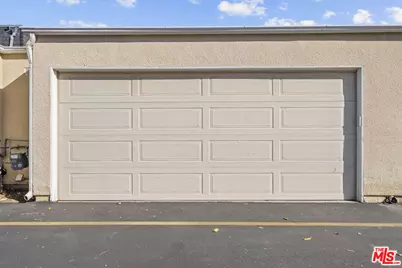 19124 Hamlin St #4, Reseda, CA 91335 - Photo 28