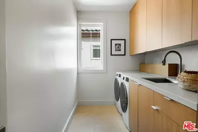541 S Westgate Ave, Los Angeles, CA 90049 - Photo 30