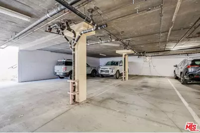 10924 Bloomfield St #7, Los Angeles, CA 91602 - Photo 24