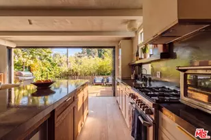 8550 Ridpath Dr, Los Angeles, CA 90046 - Photo 6