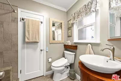 1001 Farnam St, Los Angeles, CA 90042 - Photo 34