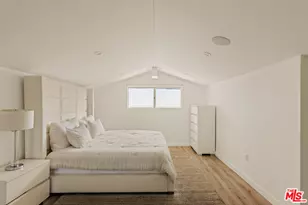 7377 Pyramid Pl, Los Angeles, CA 90046 - Photo 18