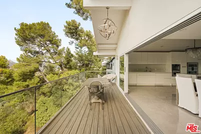 7377 Pyramid Pl, Los Angeles, CA 90046 - Photo 24