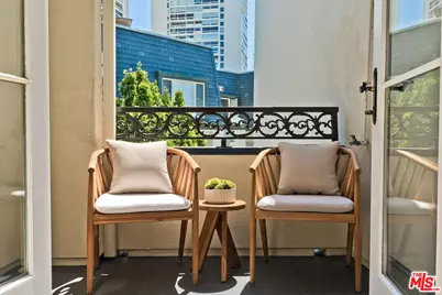 10110 Empyrean Way #301, Los Angeles, CA 90067 - Photo 12