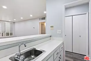 927 N Kings Rd, West Hollywood, CA 90069 - Photo 20