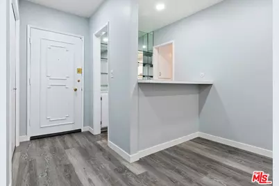 927 N Kings Rd #107, West Hollywood, CA 90069 - Photo 18