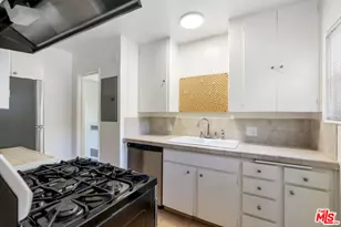 5165 Village Green, Los Angeles, CA 90016 - Photo 8