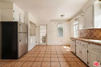 4213 W 59th Pl, Los Angeles, CA 90043 - Photo 10