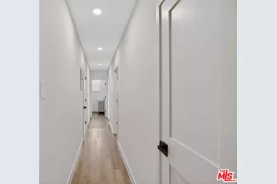 136 S Edgemont St, Los Angeles, CA 90004 - Photo 18
