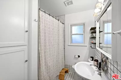 17646 Delano St, Los Angeles, CA 91316 - Photo 20