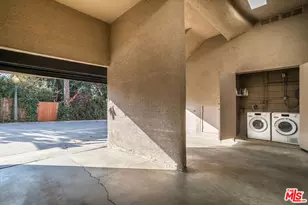 6826 Iris Cir, Los Angeles, CA 90068 - Photo 46