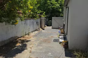 14137 Hamlin St, Los Angeles, CA 91401 - Photo 16