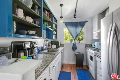 7129 Coldwater Canyon Ave #10, North Hollywood, CA 91605 - Photo 4