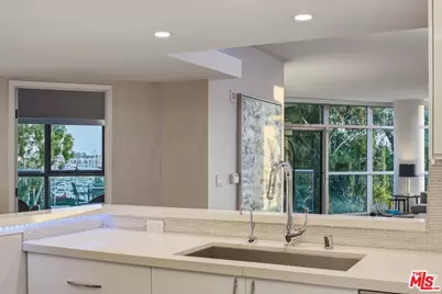 13700 Marina Pointe Dr #305, Marina del Rey, CA 90292 - Photo 18