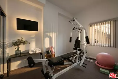 15330 Del Gado Dr, Los Angeles, CA 91403 - Photo 20