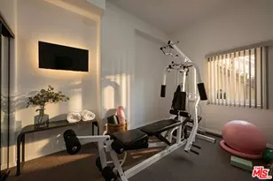 15330 Del Gado Dr, Los Angeles, CA 91403 - Photo 20