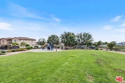11926 Olive Glen Ln, Los Angeles, CA 90047 - Photo 4