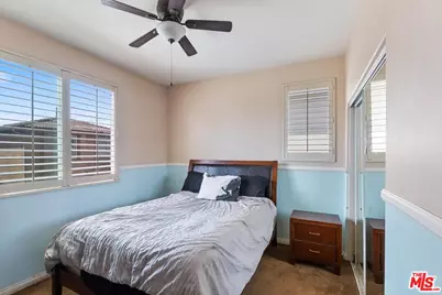 11926 Olive Glen Ln, Los Angeles, CA 90047 - Photo 18