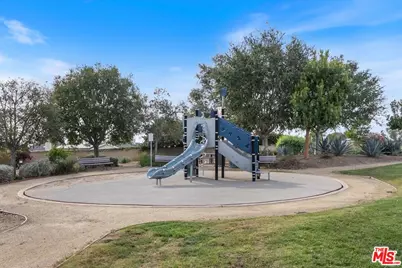 11926 Olive Glen Ln, Los Angeles, CA 90047 - Photo 32