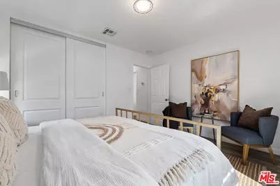 7253 Yolanda Ave, Los Angeles, CA 91335 - Photo 22