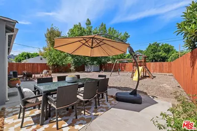 7253 Yolanda Ave, Los Angeles, CA 91335 - Photo 28