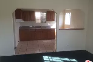 1031 W Century Blvd, Los Angeles, CA 90044 - Photo 8