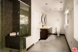 10216 Cielo Dr, Los Angeles, CA 90210 - Photo 16