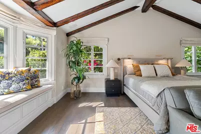 3171 Abington Dr, Los Angeles, CA 90210 - Photo 22