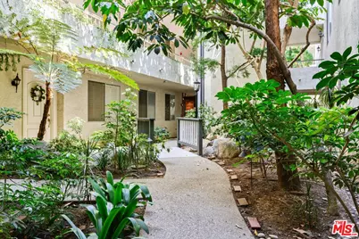 1375 Kelton Ave #107, Los Angeles, CA 90024 - Photo 14