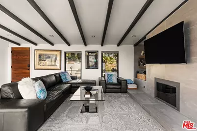 22505 Macfarlane Dr, Los Angeles, CA 91364 - Photo 10