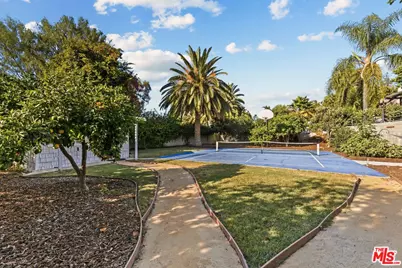 22505 Macfarlane Dr, Los Angeles, CA 91364 - Photo 34