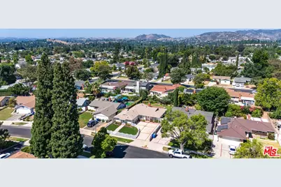 8121 Kentland Ave, Los Angeles, CA 91304 - Photo 32