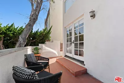 2450 Chelsea Pl #A, Santa Monica, CA 90404 - Photo 8