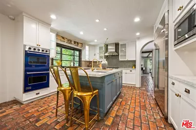 11662 Duque Dr, Studio City, CA 91604 - Photo 12