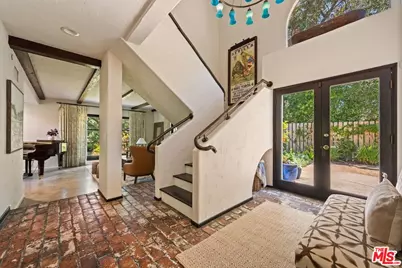11662 Duque Dr, Studio City, CA 91604 - Photo 2