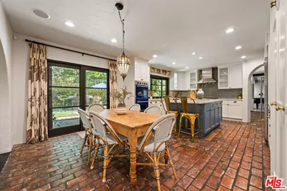 11662 Duque Dr, Studio City, CA 91604 - Photo 14