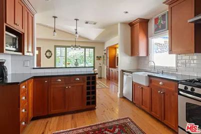 124 S Hobart Blvd, Los Angeles, CA 90004 - Photo 12